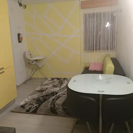 Veky Daire Omiš