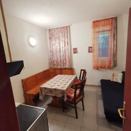 Veky * Omiš